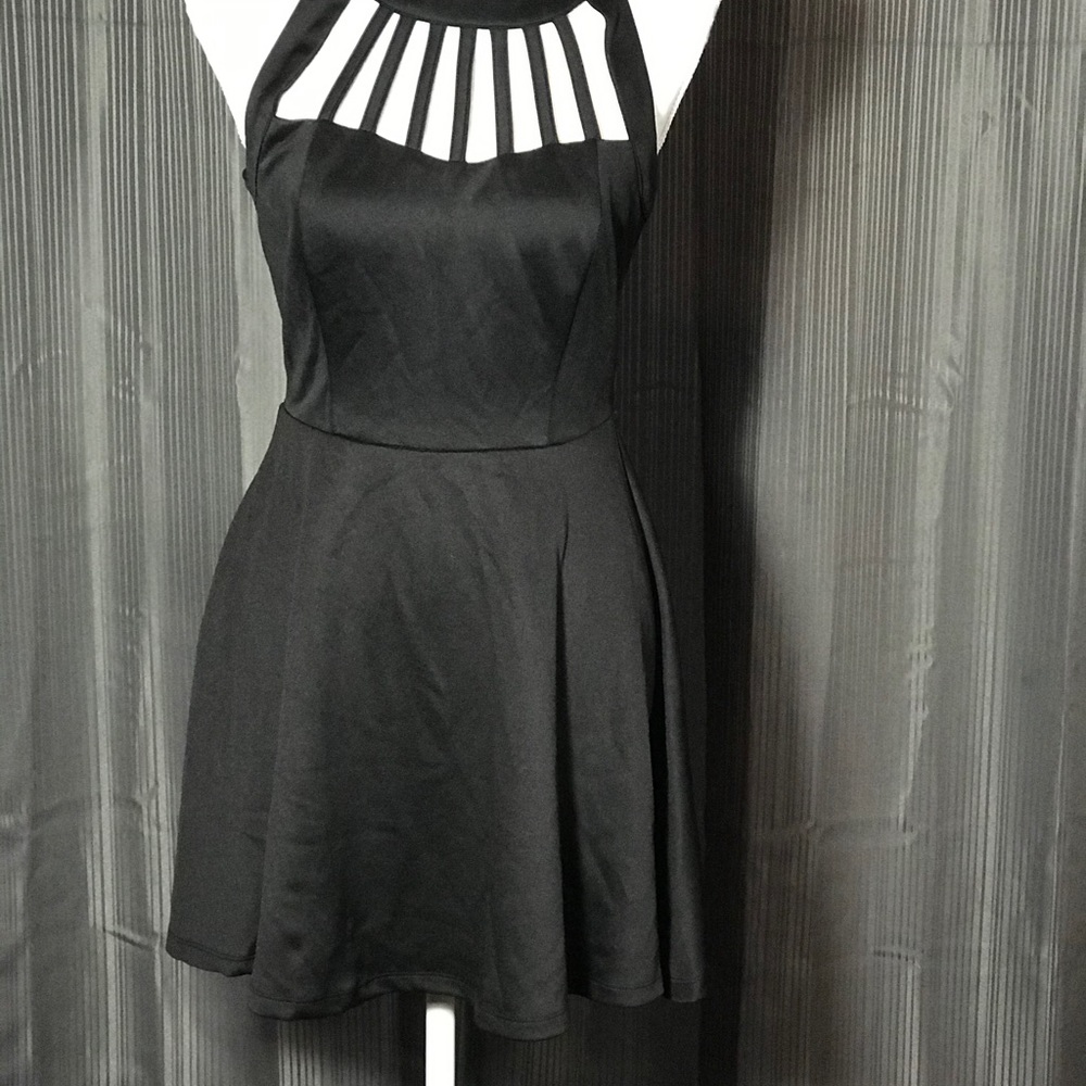 Dress - Picture 3 of 7